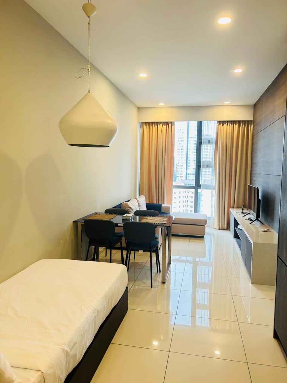 Robertson Bukit Bintang Suites Kuala Lumpur Exterior photo