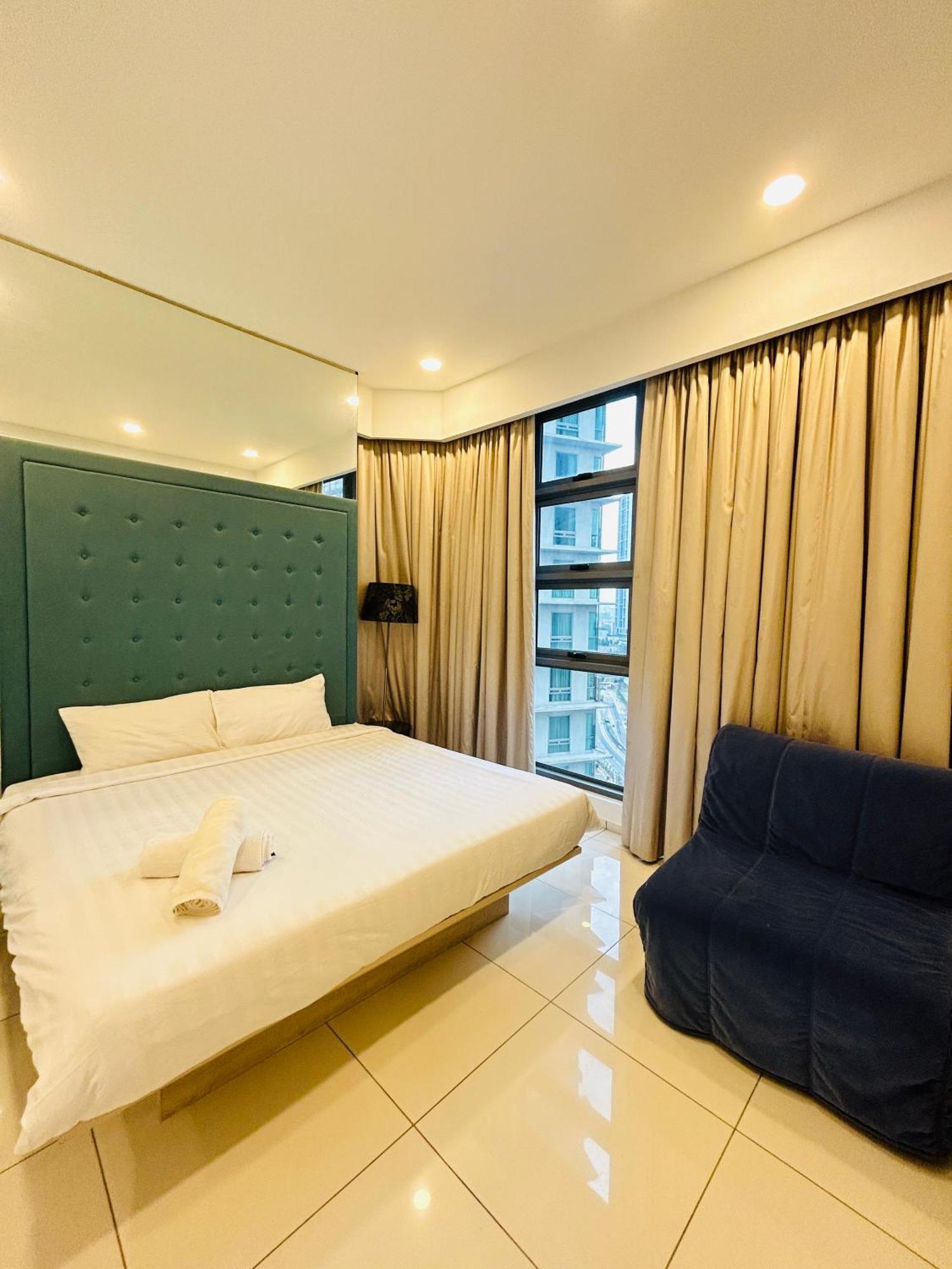 Robertson Bukit Bintang Suites Kuala Lumpur Exterior photo